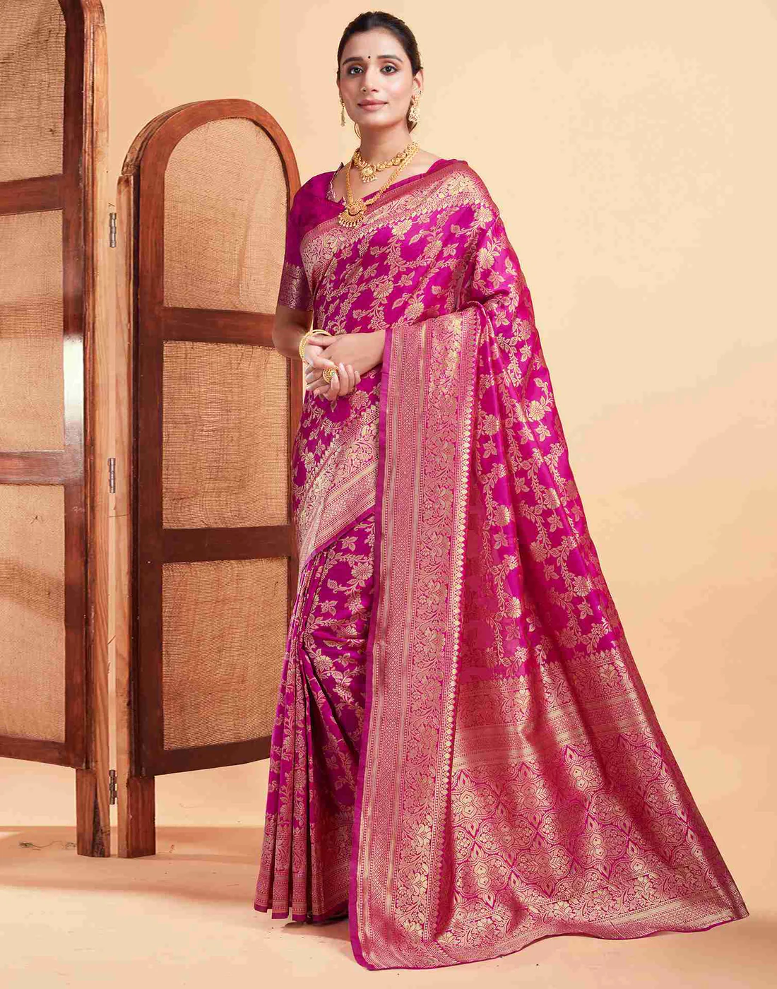 Vibrant Rani Pink Banarasi Silk Saree with Intricate Zari Weave