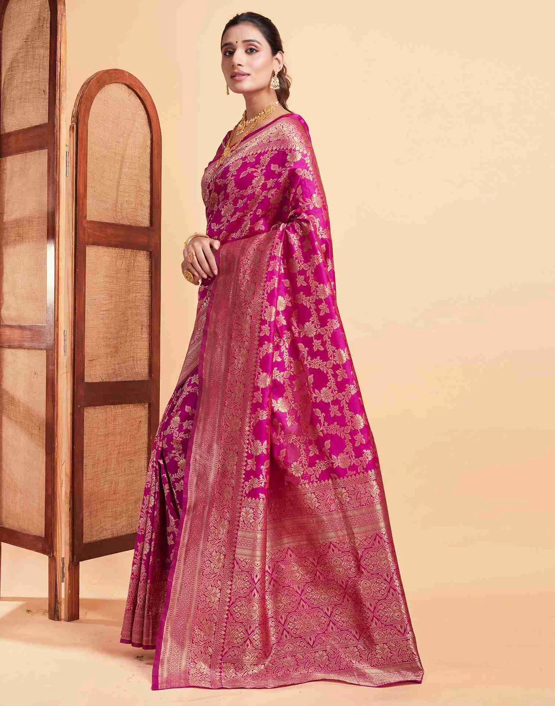 Vibrant Rani Pink Banarasi Silk Saree with Intricate Zari Weave