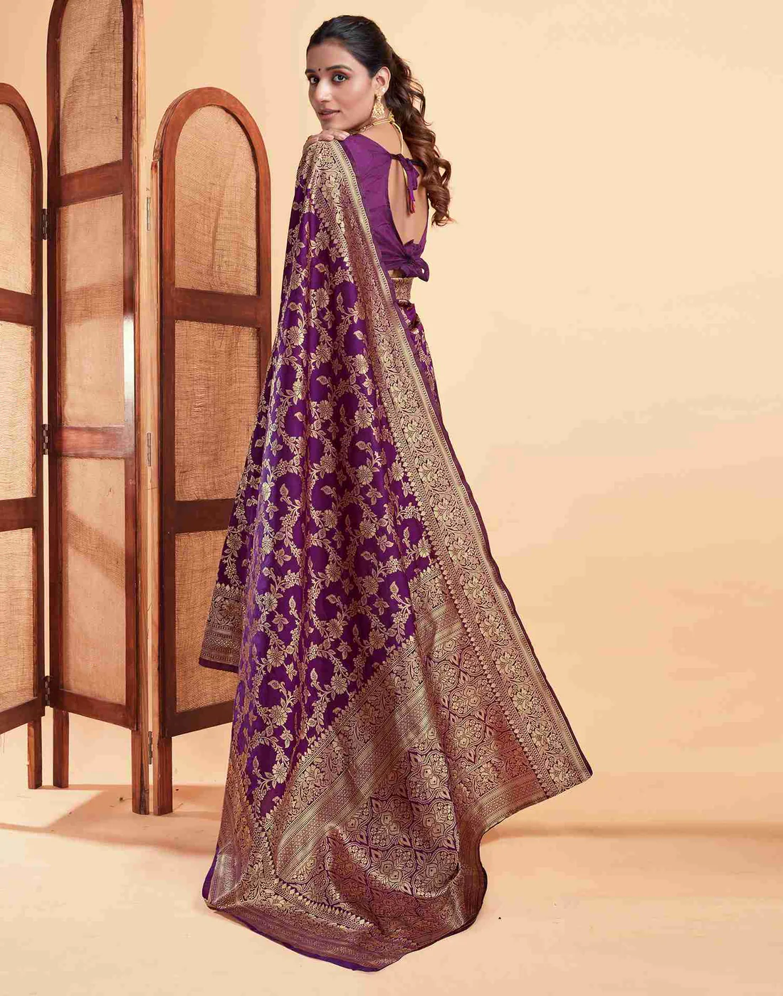 Elegant Wine Banarasi Silk Saree with Intricate Zari Weave