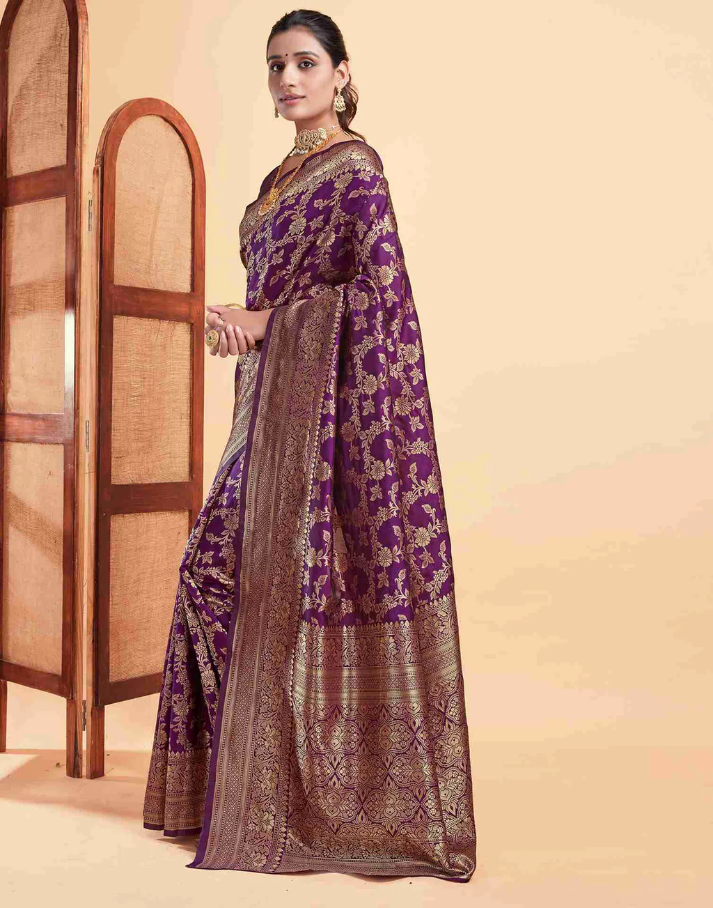 Elegant Wine Banarasi Silk Saree with Intricate Zari Weave