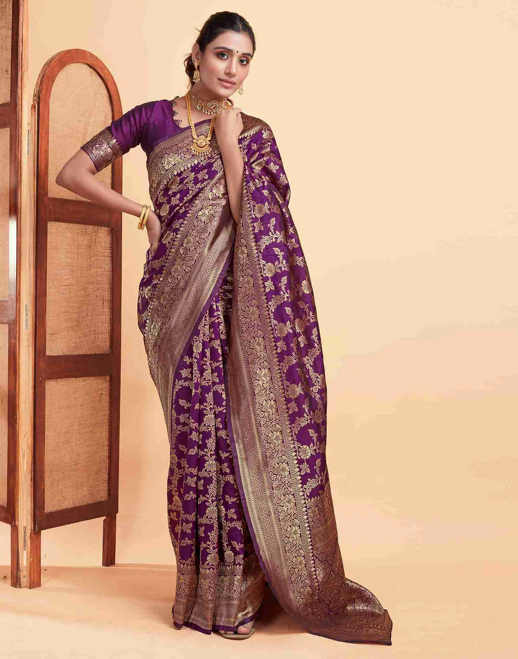 Elegant Wine Banarasi Silk Saree with Intricate Zari Weave