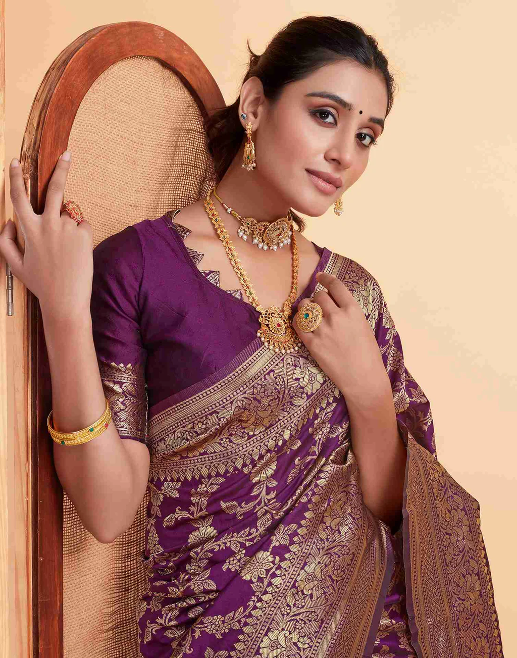 Elegant Wine Banarasi Silk Saree with Intricate Zari Weave