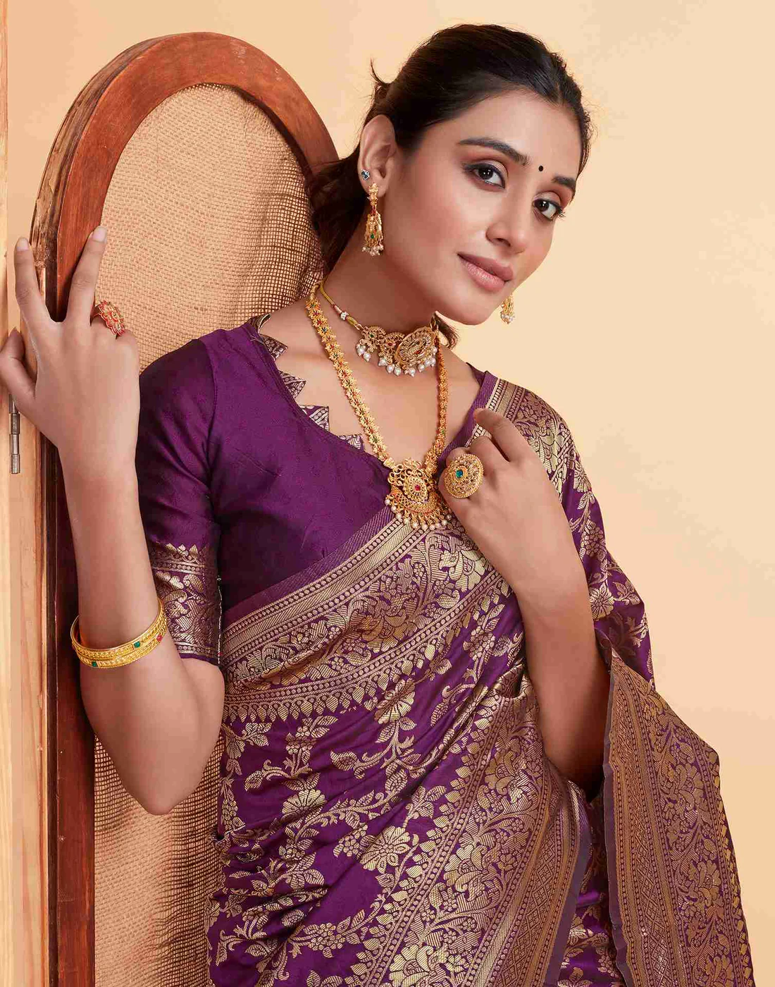 Elegant Wine Banarasi Silk Saree with Intricate Zari Weave