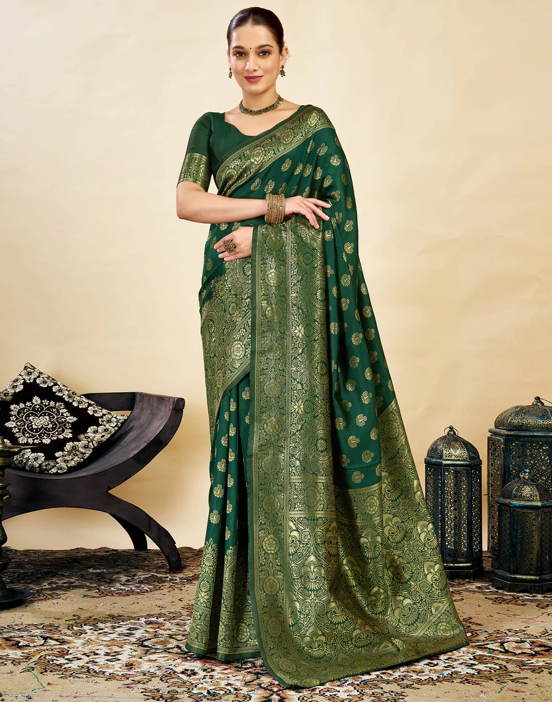 Elegant Bottle Green Banarasi Silk Saree with Luxurious Golden Zari Weaving
