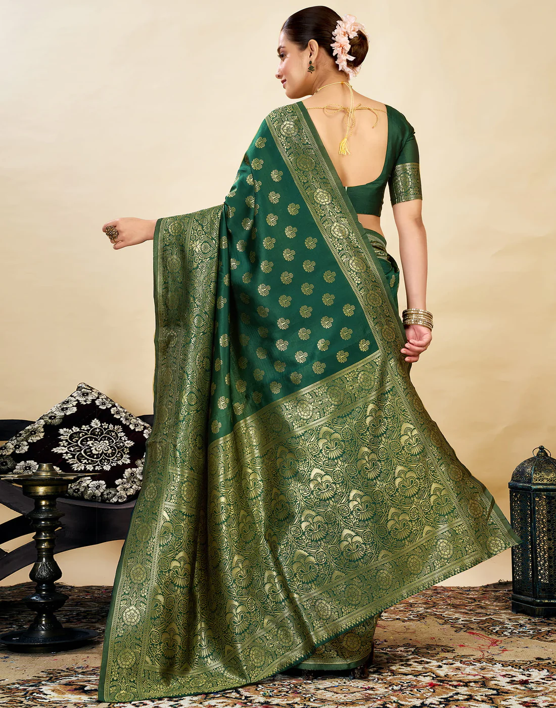 Elegant Bottle Green Banarasi Silk Saree with Luxurious Golden Zari Weaving