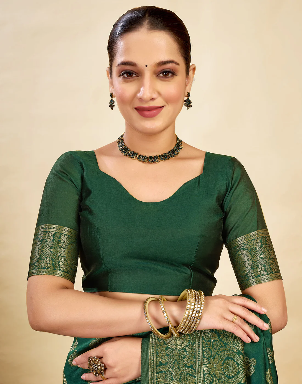 Elegant Bottle Green Banarasi Silk Saree with Luxurious Golden Zari Weaving