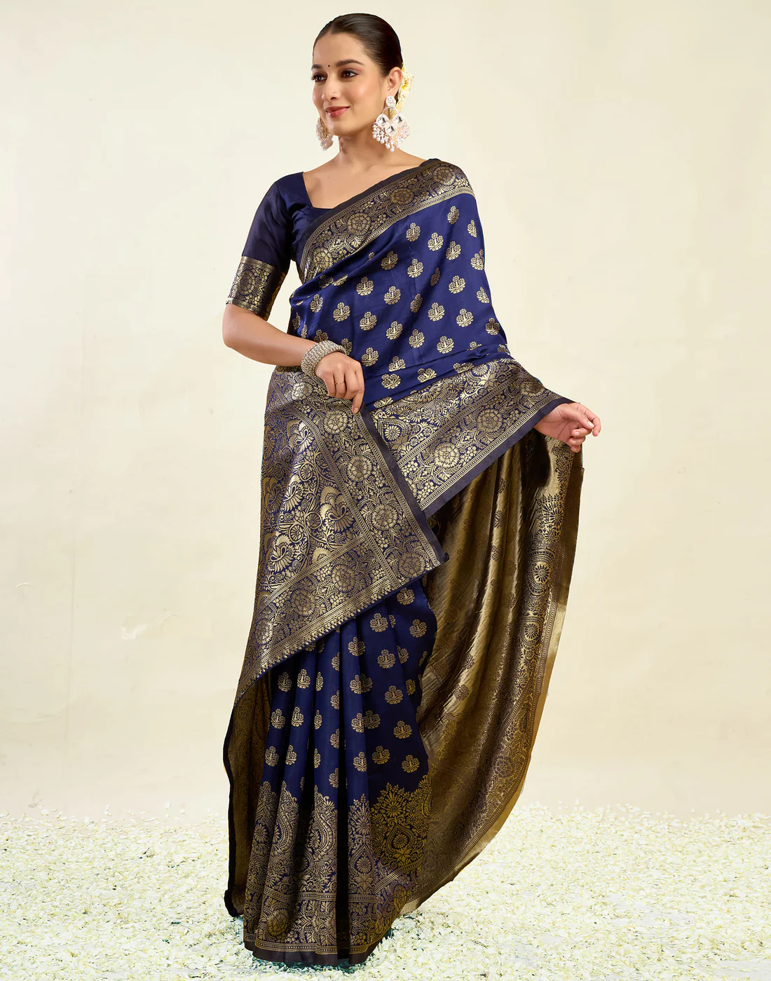 Exquisite Navy Blue Banarasi Silk Saree