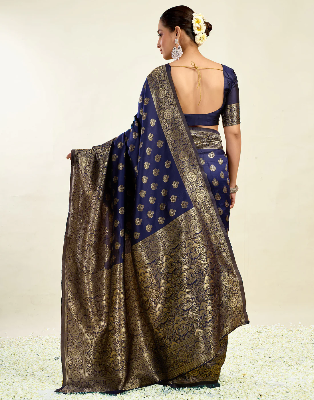 Exquisite Navy Blue Banarasi Silk Saree