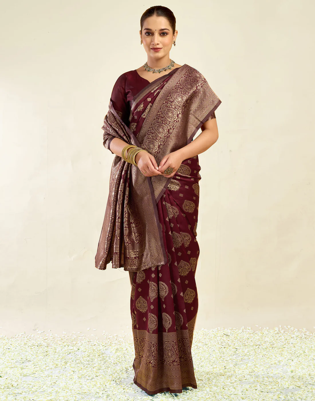 Opulent Maroon Banarasi Silk Saree with Luxurious Golden Zari Weaving