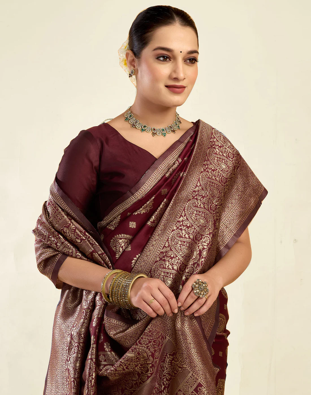 Opulent Maroon Banarasi Silk Saree with Luxurious Golden Zari Weaving