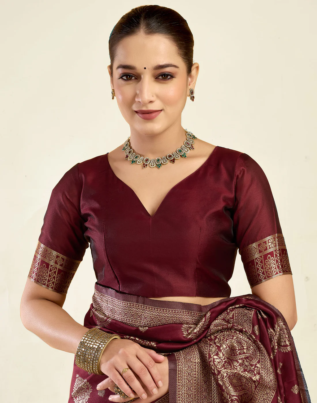 Opulent Maroon Banarasi Silk Saree with Luxurious Golden Zari Weaving