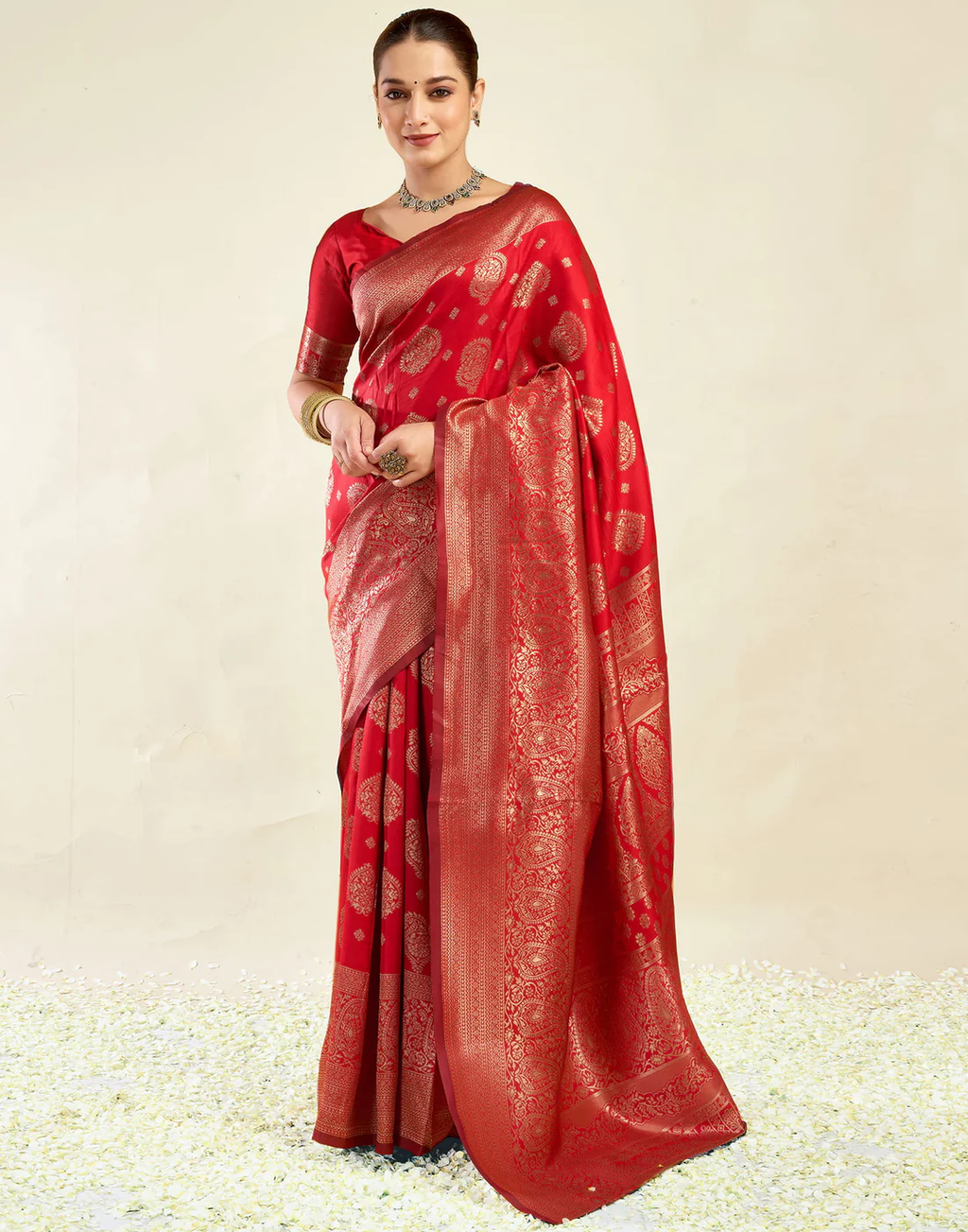 Stunning Red Banarasi Silk Saree with Luxurious Golden Zari Weaving