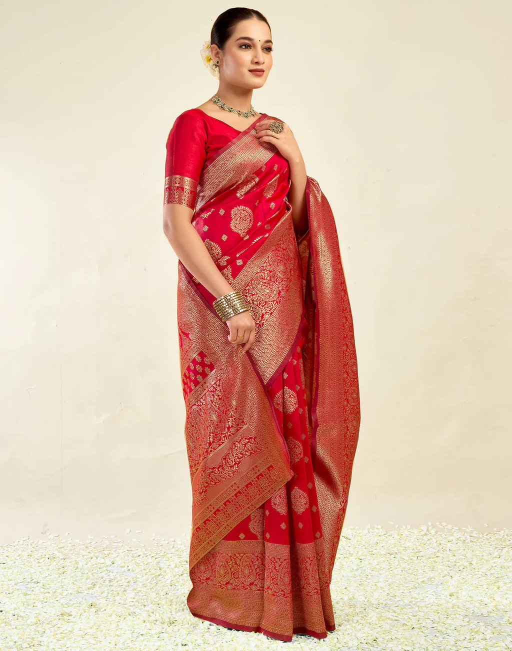 Stunning Red Banarasi Silk Saree with Luxurious Golden Zari Weaving