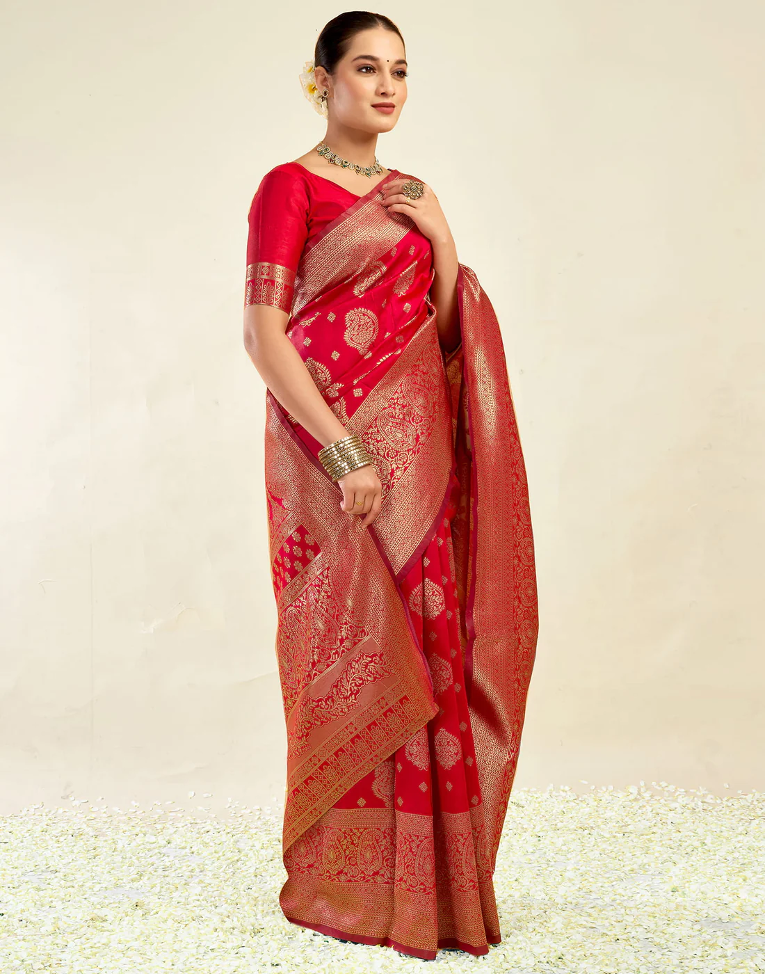 Stunning Red Banarasi Silk Saree with Luxurious Golden Zari Weaving