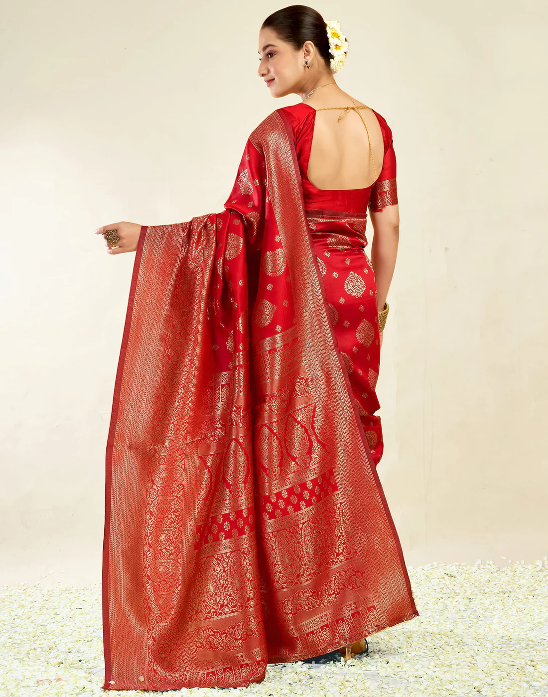Stunning Red Banarasi Silk Saree with Luxurious Golden Zari Weaving