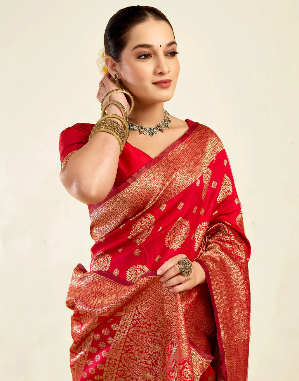 Stunning Red Banarasi Silk Saree with Luxurious Golden Zari Weaving