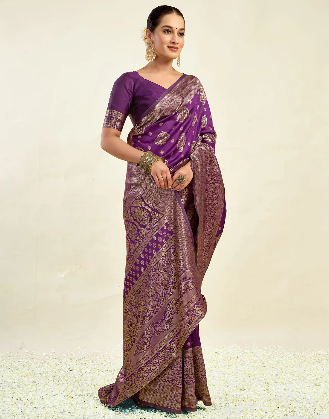 Opulent Wine Banarasi Silk Saree with Luxurious Golden Zari Weaving