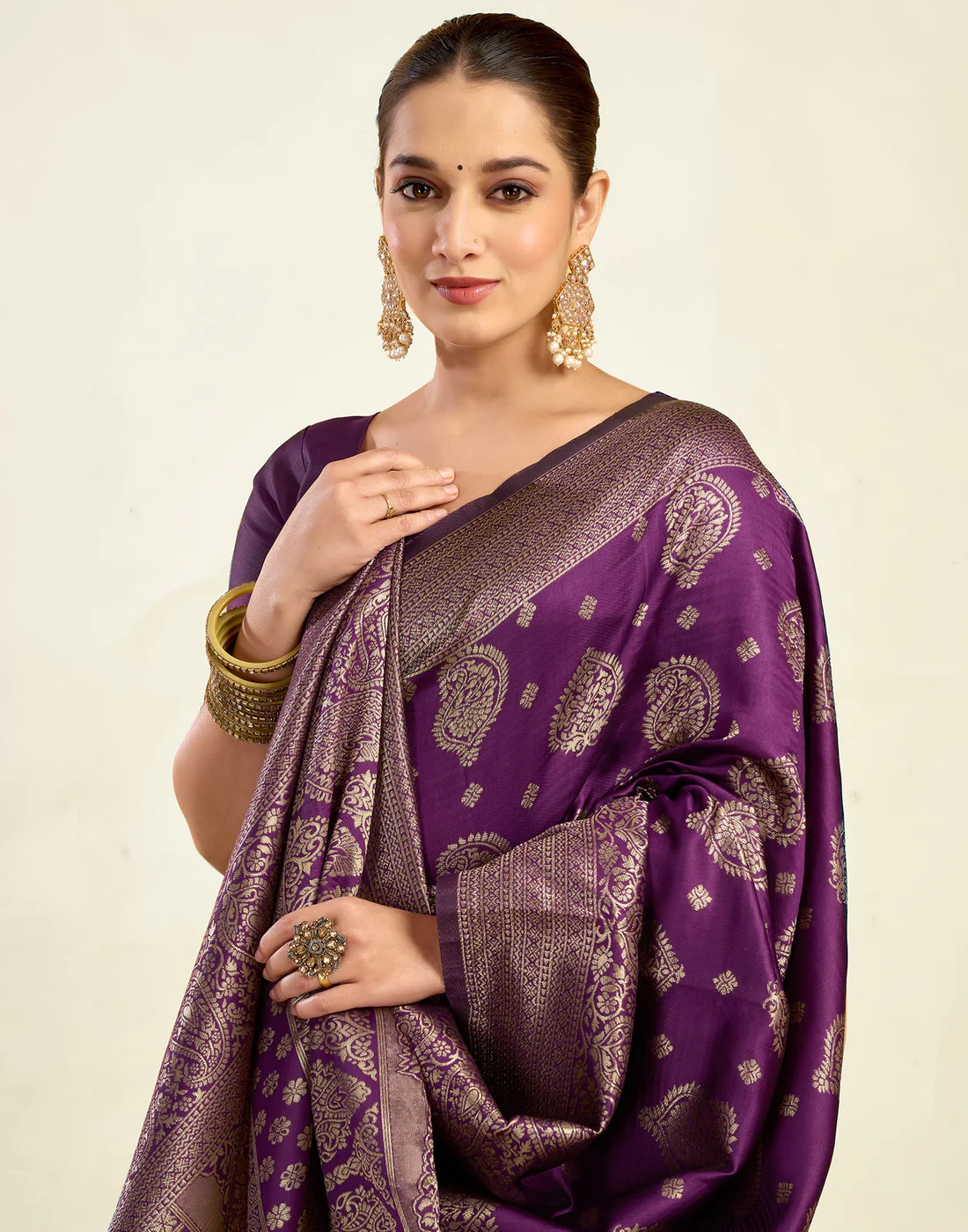 Opulent Wine Banarasi Silk Saree with Luxurious Golden Zari Weaving