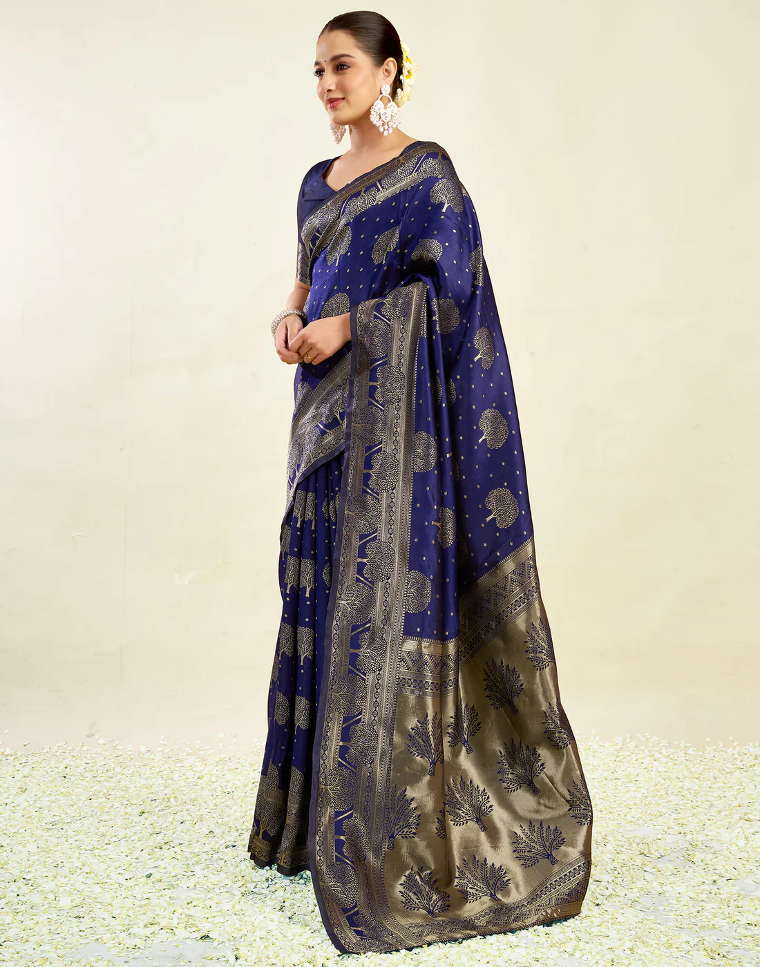 Striking Navy Blue Banarasi Silk Saree with Grand Zari Weaving