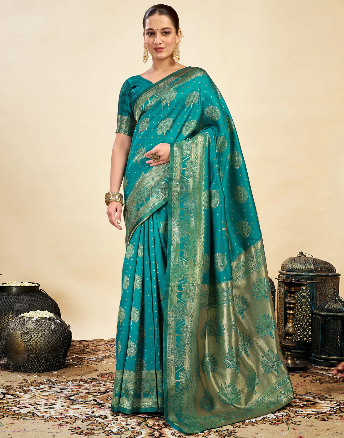 Exquisite Teal Banarasi Silk Saree with Luxurious Golden Zari Weaving