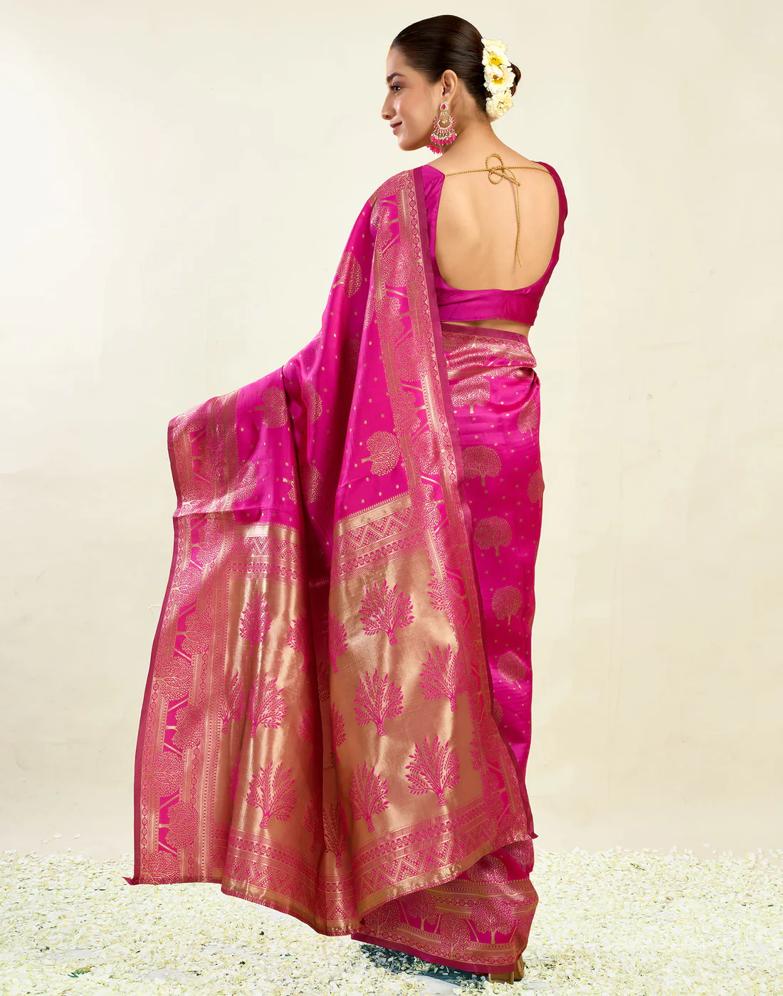 Dazzling Raspberry Pink Banarasi Silk Saree with Elegant Zari Weaving