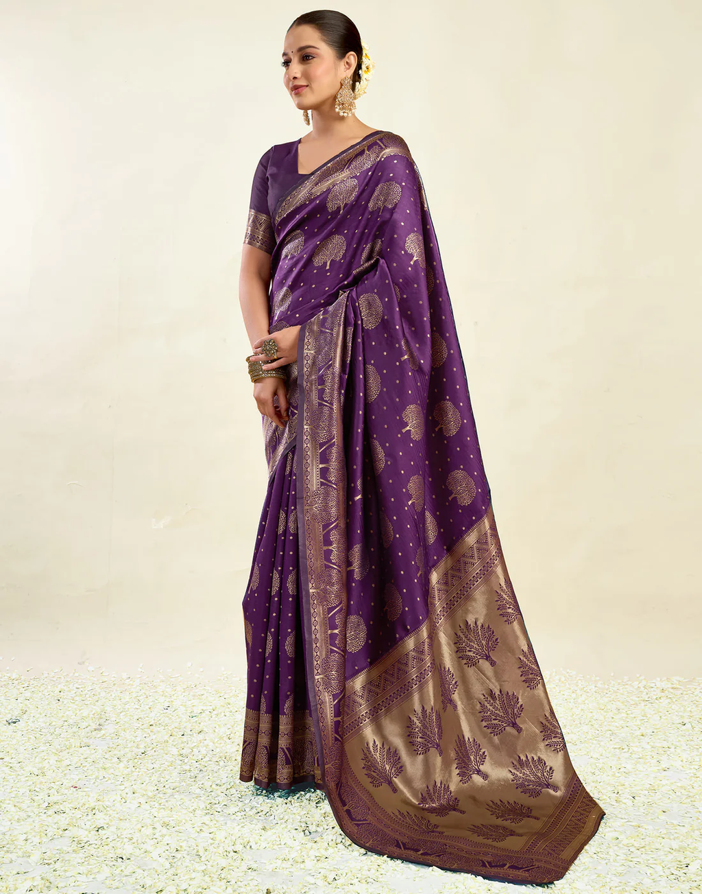 Opulent Wine Banarasi Silk Saree with Luxurious Golden Zari Weaving