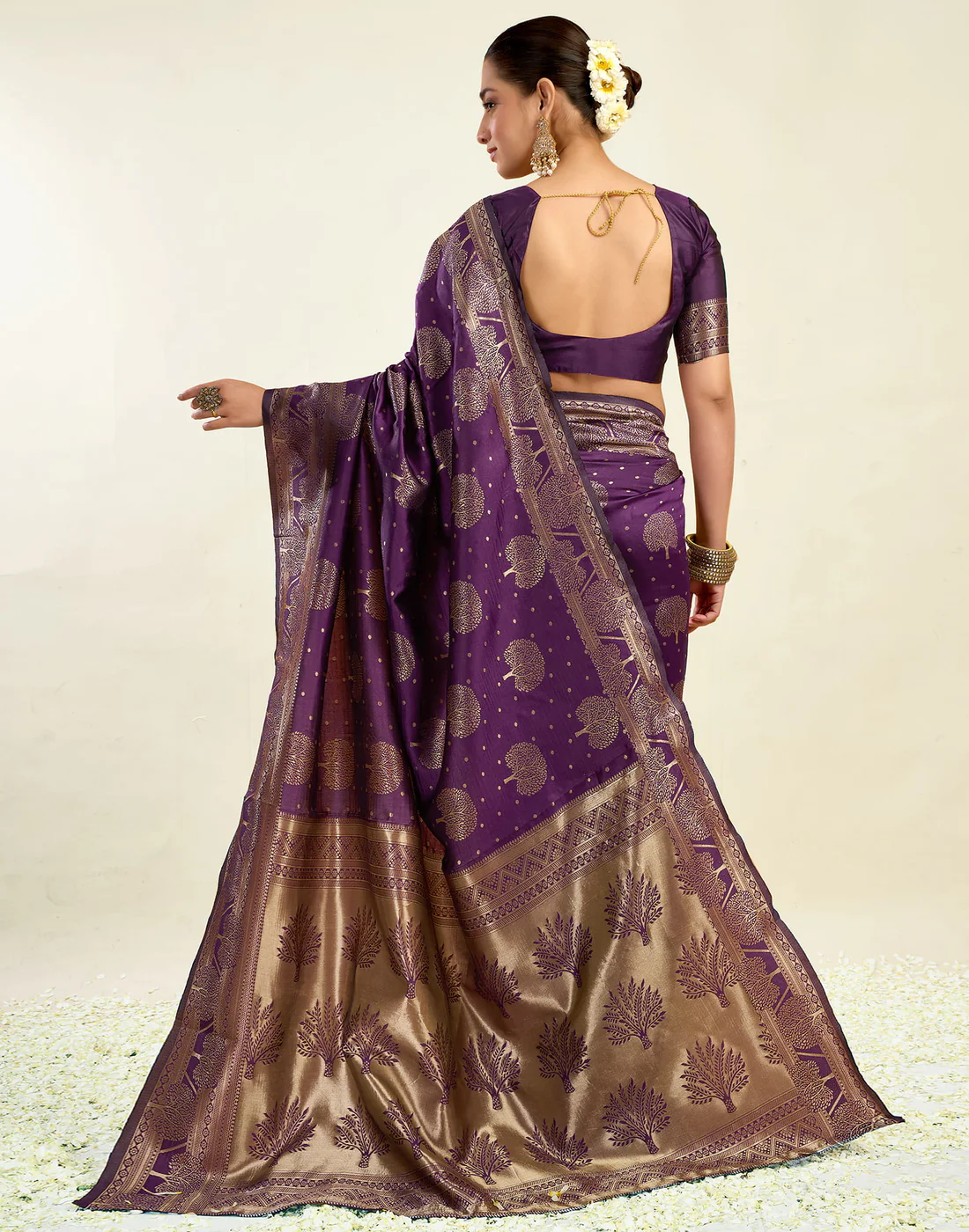 Opulent Wine Banarasi Silk Saree with Luxurious Golden Zari Weaving