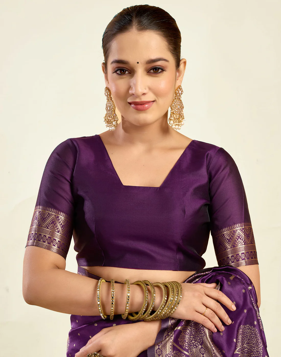 Opulent Wine Banarasi Silk Saree with Luxurious Golden Zari Weaving