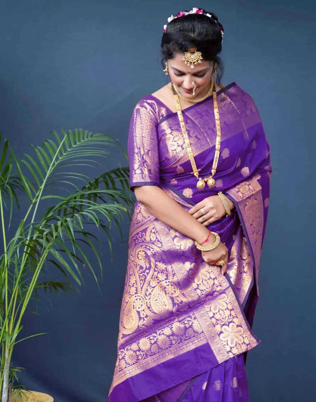 Majestic Violet Banarasi Silk Saree with Luxurious Zari Weaving