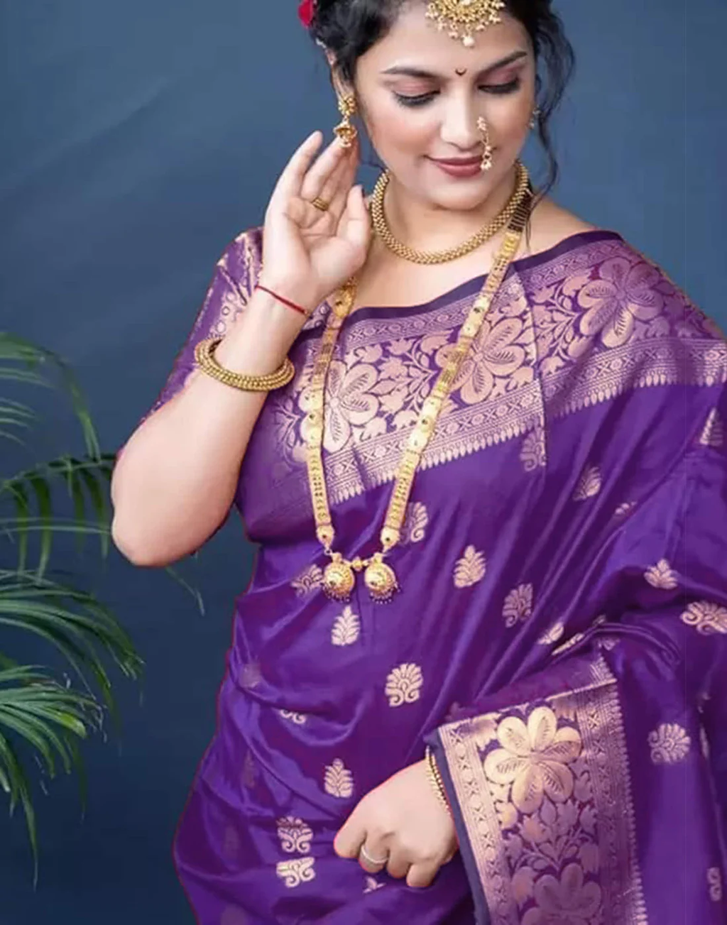 Majestic Violet Banarasi Silk Saree with Luxurious Zari Weaving