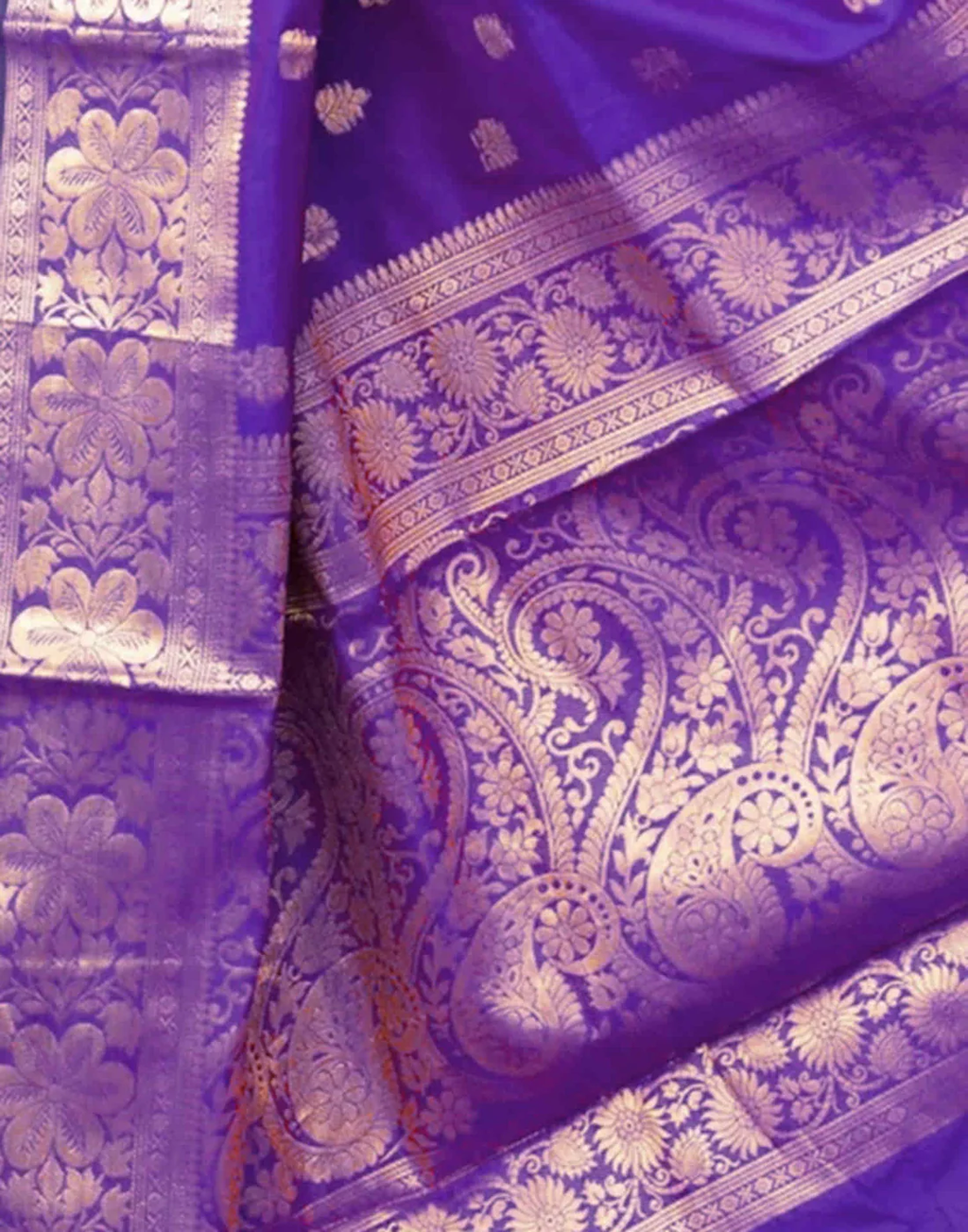 Majestic Violet Banarasi Silk Saree with Luxurious Zari Weaving