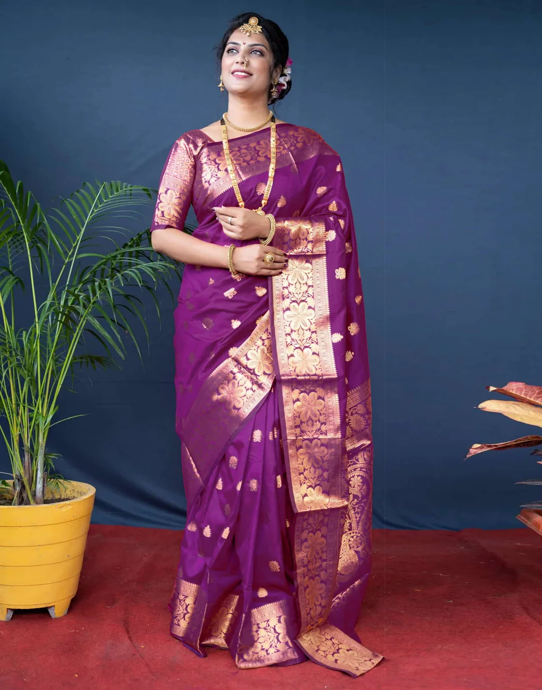 Stunning Magenta Banarasi Silk Saree with Luxurious Golden Zari Weaving