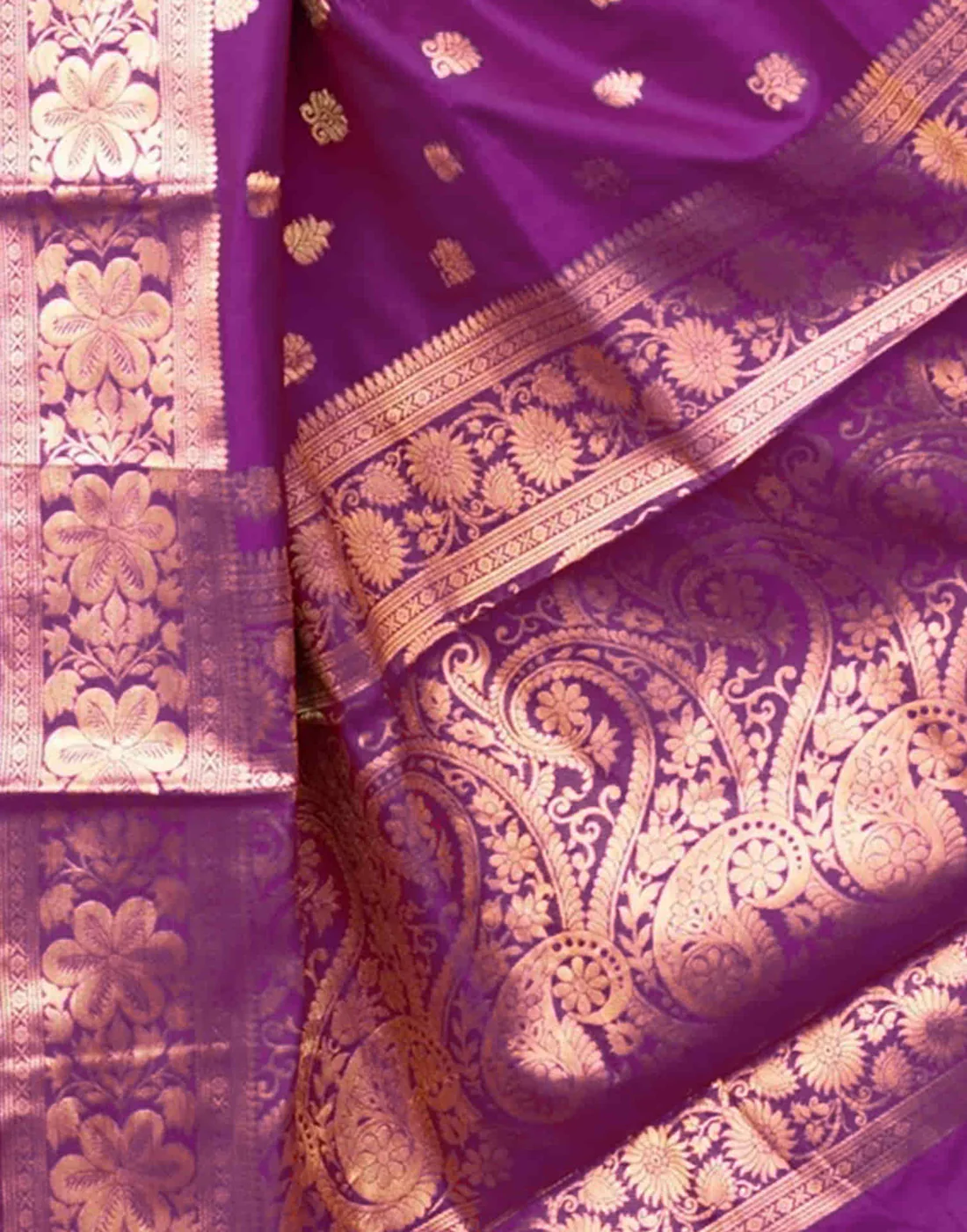 Stunning Magenta Banarasi Silk Saree with Luxurious Golden Zari Weaving