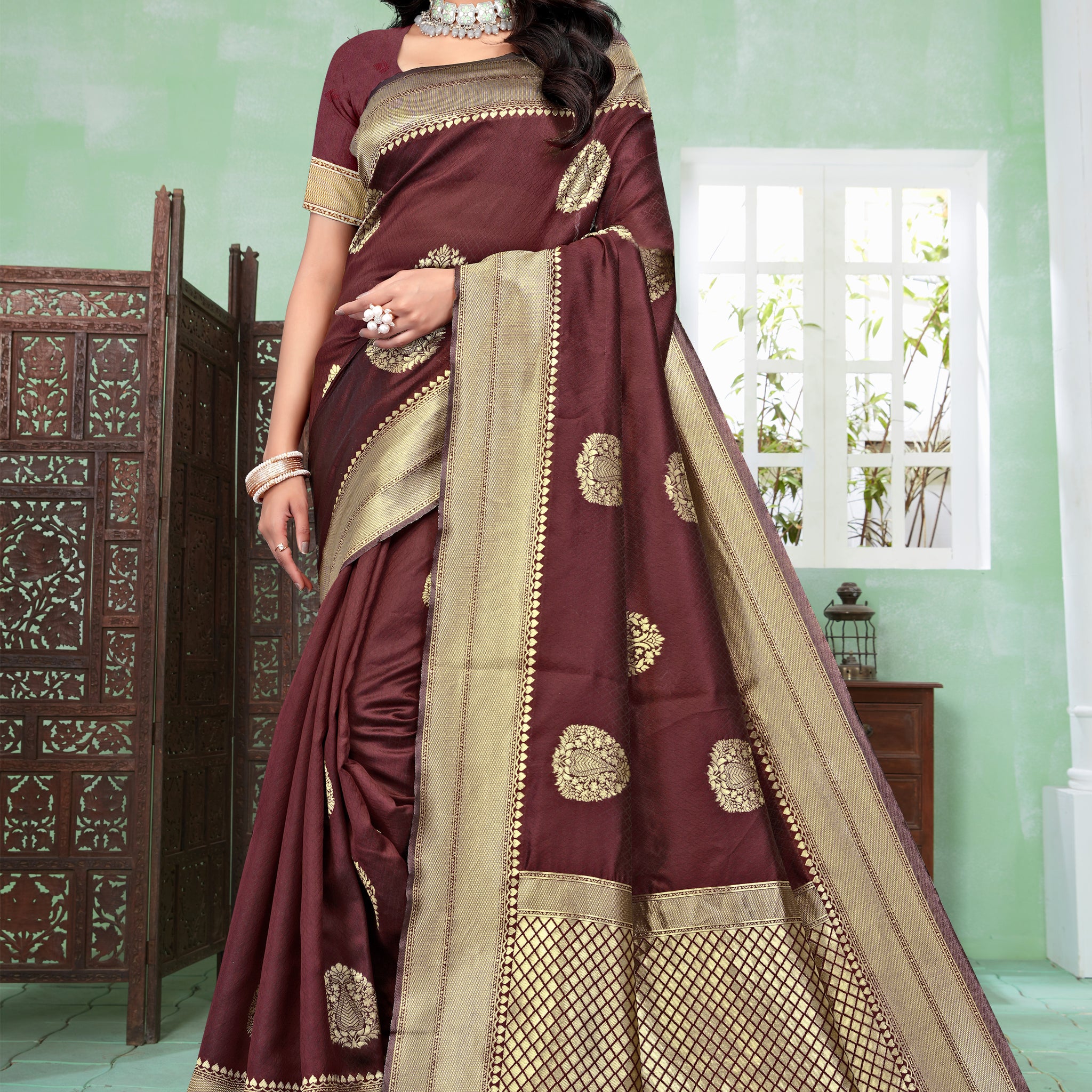 Elegant Maroon Banarasi Silk Saree with Rich Golden Zari Weaving