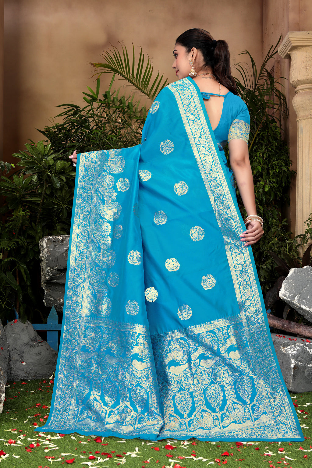 Radiant Cyan Banarasi Silk Saree with Golden Zari Weaving