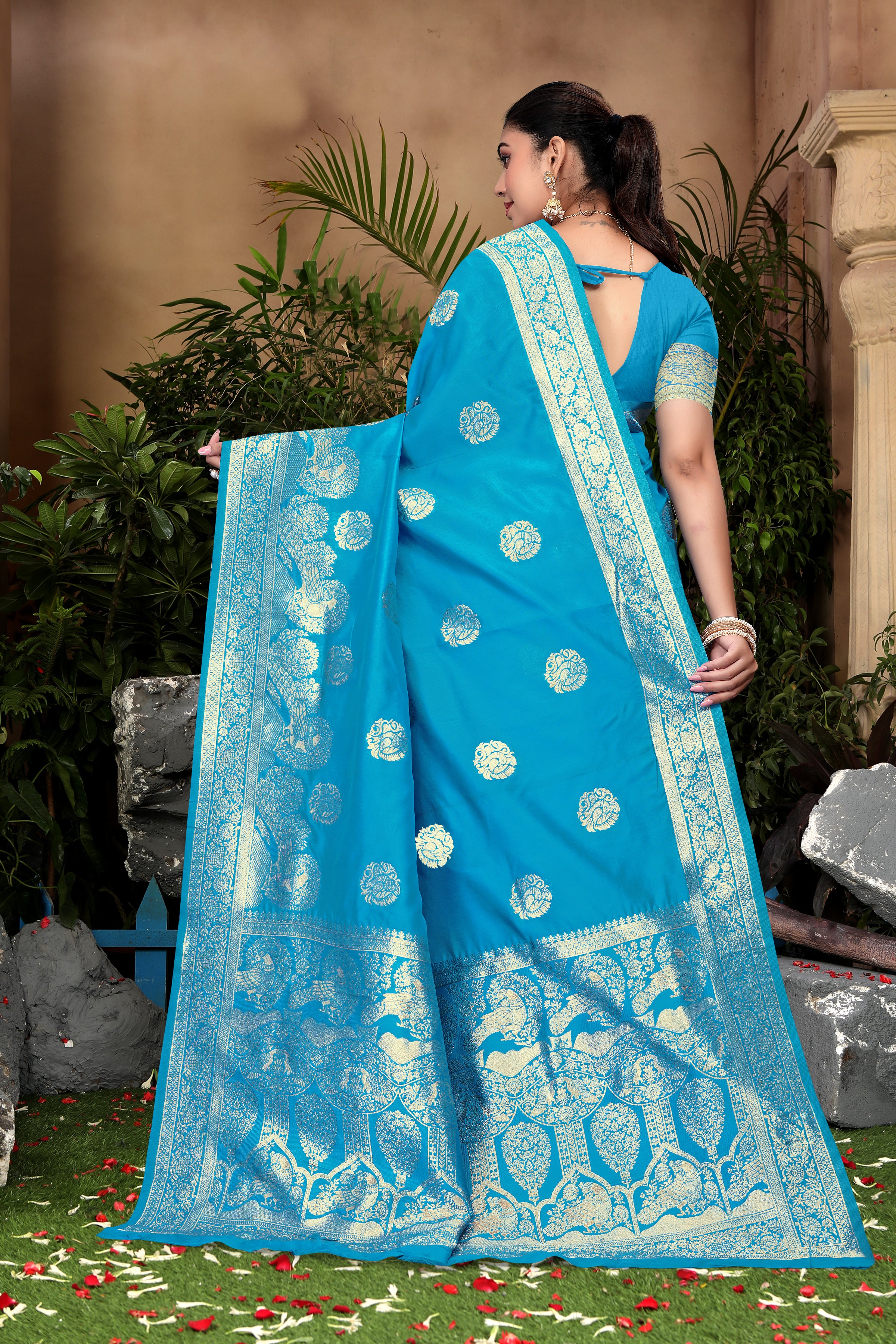 Radiant Cyan Banarasi Silk Saree with Golden Zari Weaving
