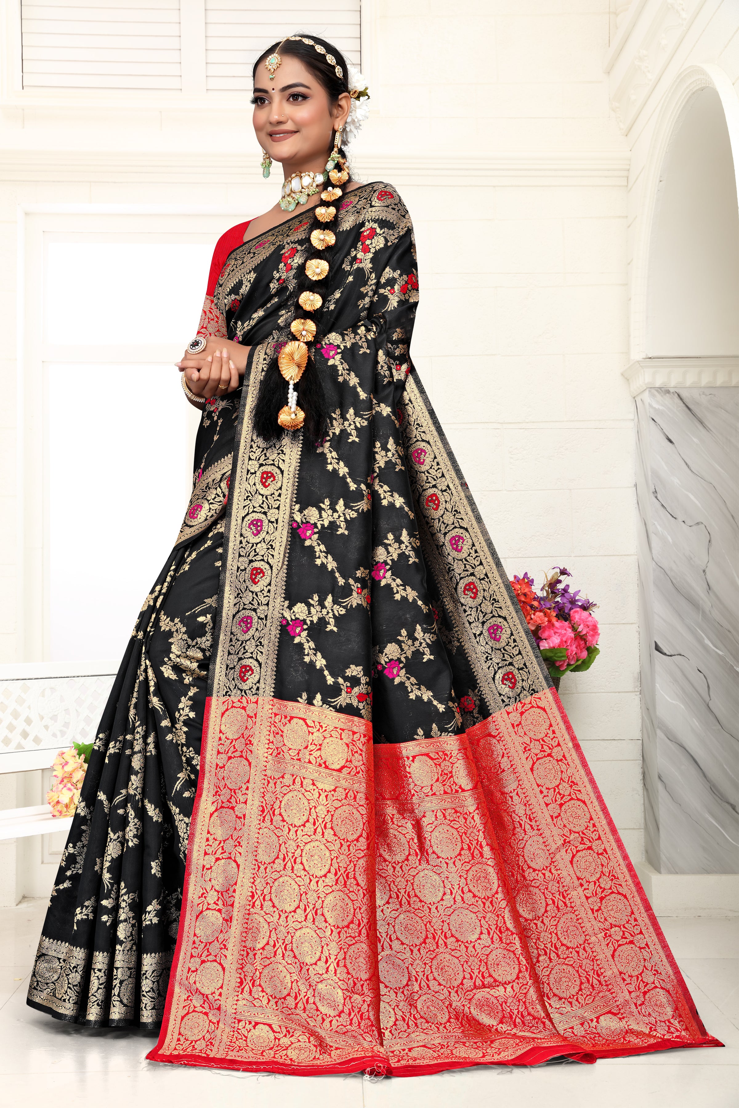 Radiant Cyan Banarasi Silk Saree with Golden Zari Weaving