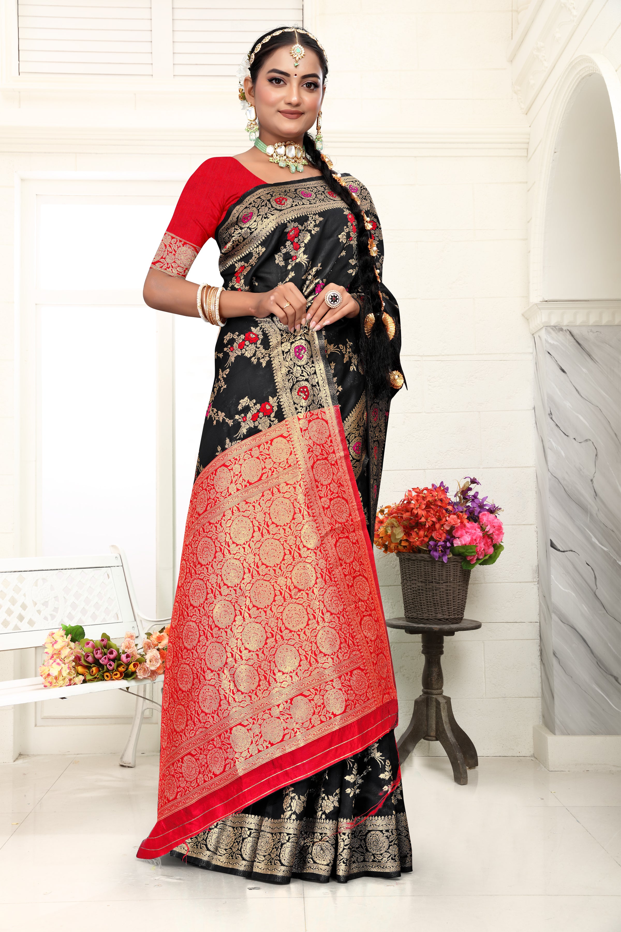 Radiant Cyan Banarasi Silk Saree with Golden Zari Weaving